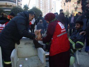 Afet bölgesinden yürek ısıtan görüntüler