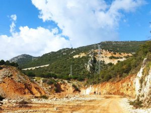 Kaş Bayındır yolunda genişletme çalışması