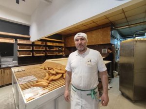 Kahramanmaraşlı işletmeci, Ukrayna’dan dönüp ekmek dağıtmaya başladı
