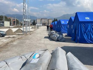 Dörtyol’da afetzedeler için çadır kent kuruluyor