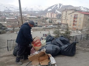 Hakkari Belediyesinden bahar temizliği