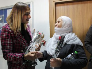 Kadınlar Günü'nde depremzedeler unutulmadı