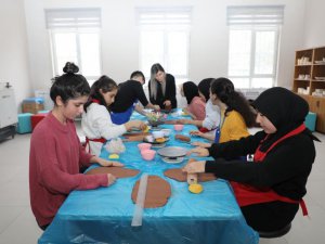 Depremzede çocukların yaraları Ağrı’da sarılıyor