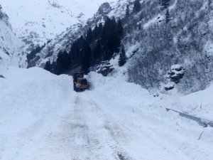 Havalar ısınıyor, kar erimesi ve çığ riskine dikkat!