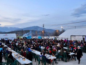 Sancaktepe Belediyesi iftar sofrasını deprem bölgesinde de kurdu