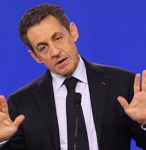 Sarkozy inkar yasasında ısrarlı