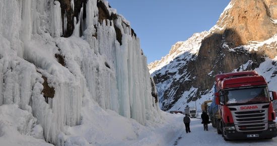 Tunceli’de Çığ’lar Tehlike Saçıyor