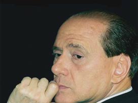 Berlusconi mahkemede ifade verdi
