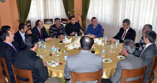 Tunceli Emniyet Müdürü Esnafla Yemekte Bir araya geldi