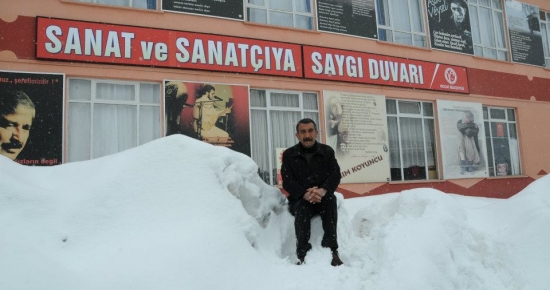 Hozat'ta, 'Sanata ve Sanatçıya Saygı Duvarı'