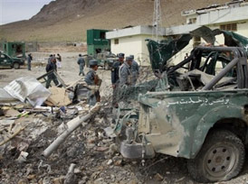 Afganistan'da karakola saldırı: 9 ölü