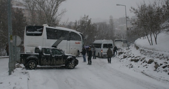 Tunceli'de 190 Köy Yolu Ulaşıma Kapandı
