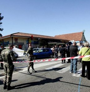 Fransa'da askerlere saldırı 3 ölü