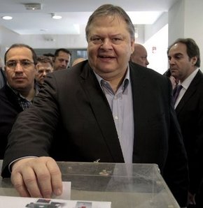 PASOK'ta Venizelos dönemi başlıyor