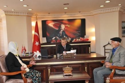 Vali Taşkesen, Lösemi Hastası Öğrenciye Acil Şifalar Diledi