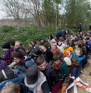 Brüksel'de NATO protestosu