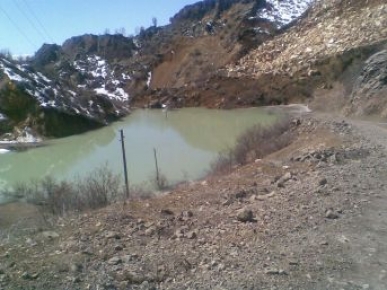 Tunceli'de Kaplıca Heyelan Nedeniyle Toprak Altında Kaldı
