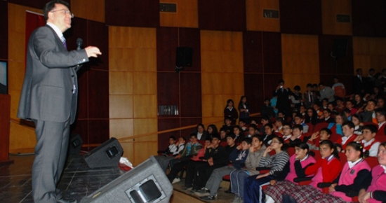 Tunceli’de OKS’ye Girecek Öğrencilere Seminer