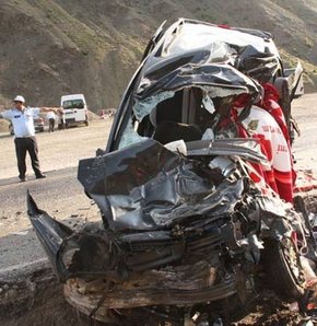 Erzincan'da feci kaza