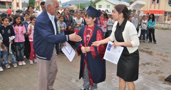 Ovacık'ta Karne Heyecanı