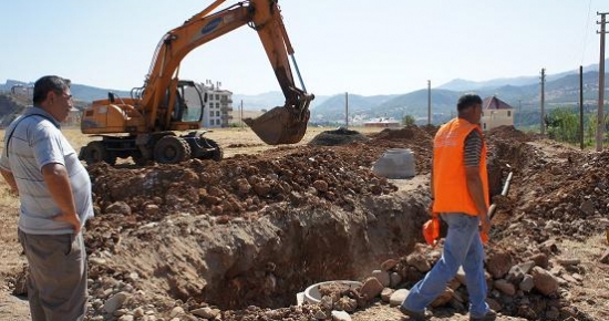 İnönü Mahallesinde kanalizasyon şebekesi çalışması