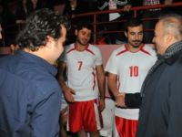 Vali Güner, Voleybol müsabakalarını taraftarlar izledi