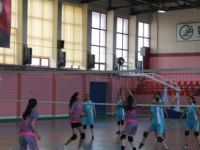 2013-2014 OKUL SPORLARI GENÇLER VOLEYBOL MÜSABAKALARI BAŞLADI
