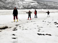 Tuncelili Kayakçılar Kar Bekliyor