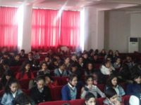 Pansiyon öğrencilerine dengeli beslenme eğitimi