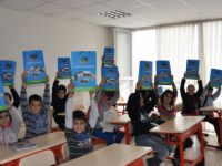 Belediye Eğitim Destek Evi Öğrencilerine Kitap Yardımı