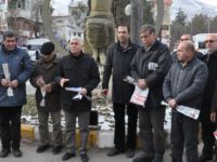Tunceli’de Nelson Mandela'ya karanfilli anma