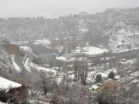 Tunceli'ye mevsimin ilk karı yağdı