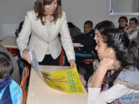 Belediye Başkanı Şahin, Eğitim Destek Evi Öğrencilere  Dijital Oyuncak Dağıttı