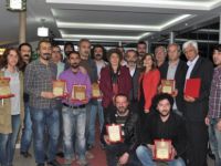 Belediye Başkanı Şahin'den Gazetecilere Plaket