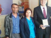 Beden Engelliler Derneğinden Emniyet Müdürü Yılmaz’a plaket