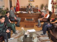 Öğrencilerden Kaymakam ve Belediye Başkanına Ziyaret