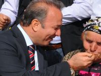Vali Güner’den Anneler Günü mesajı
