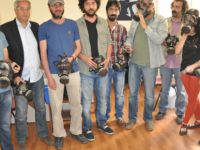 TGF'den Tuncelili Gazetecilere Gaz Maskesi