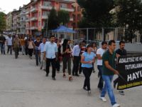 Öğrenciler, tutuklamaları protesto etti