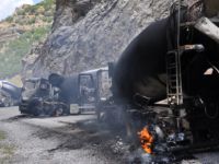 Karakol inşaatına çalışan 5 kamyon yakıldı