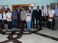 Vali Kaymak, TEOG’da derece yapan öğrencileri ödüllendirdi