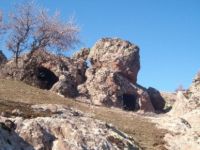 Tunceli'de Kaya Mezarları Tescillendi