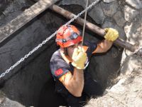 Kuyuya Düşen Kediyi AFAD Ekipleri Kurtardı