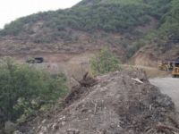 PKK'lılar Baraj inşaatında çalışan iş makinelerini ateşe verdi