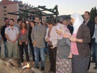 Dersim’de mumlar Kobene için yakıldı