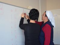 Yaşlı Kadınların Okuma Yazma Azmi