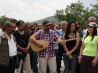 Tunceli'de Kamer Genç'e Tepki