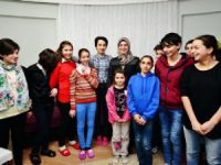 Emine Kaymak, çocuk evlerini ziyaret etti