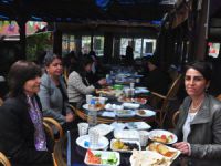 Kadınlar kahvaltıda biraraya geldi