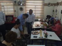 Vali Kaymak, Pertek`de Bakır İşlemeciliği Kursunu ziyaret etti